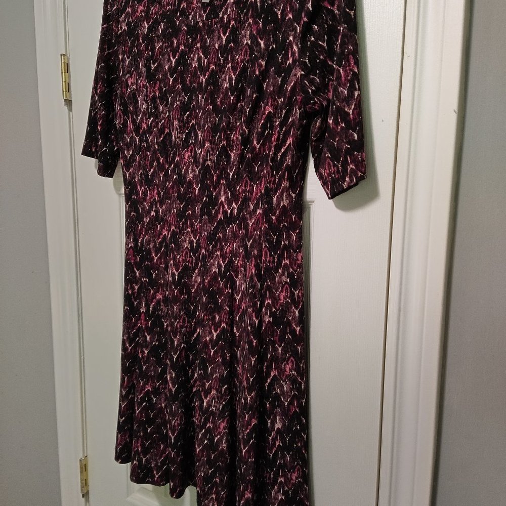 Laura Petite dress, size 4, multi color short sleeve